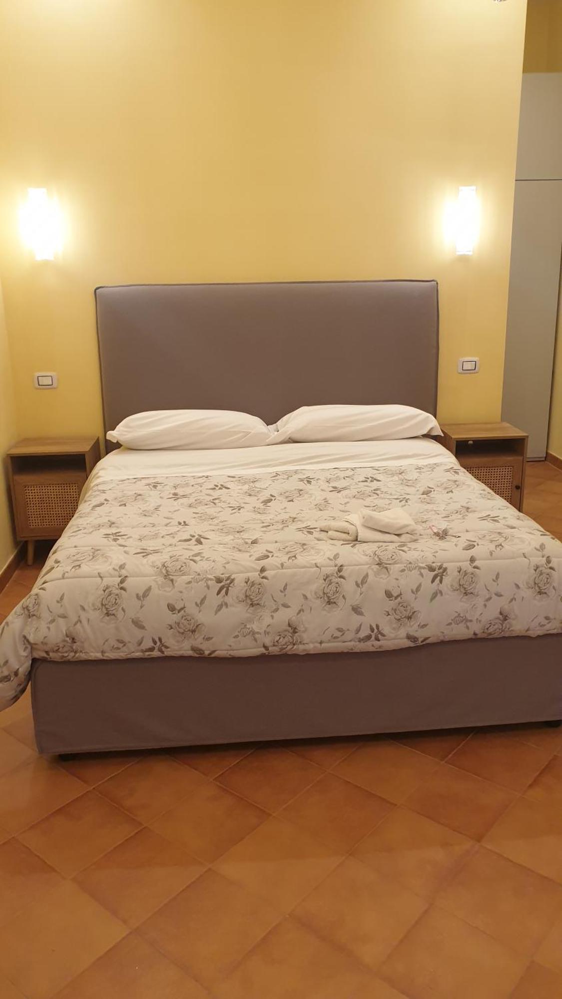 Dimora Del Campo Charming House Bed and Breakfast Salerno Habitación foto